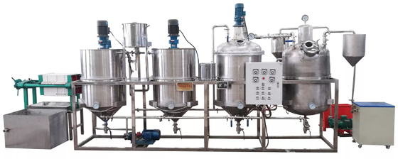 2500KG/D自動オイル出版物機械高容量の食用油の精錬機械
