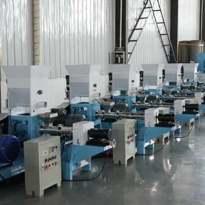 大規模の魚の供給の餌機械は3から12mmの0.4kw供給力を製粉する