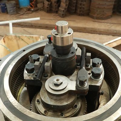 安定性が高い220V 22kwの家禽の供給の綿の茎の餌機械製造所