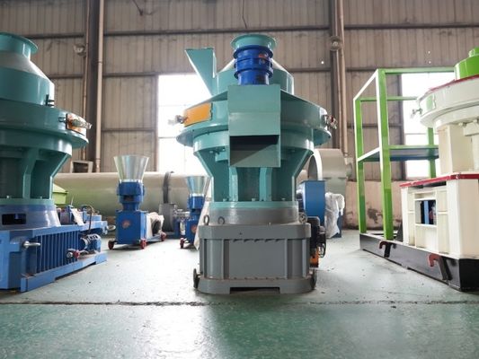 4mm 8mmの葉の破片の木製の餌はココナッツ貝のための円柱粒子を機械で造る