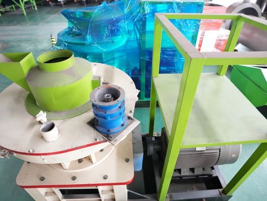 ステンレス鋼4Cr13木は機械ピーナツ貝の草の餌メーカー0.8t/Hを小球形にする