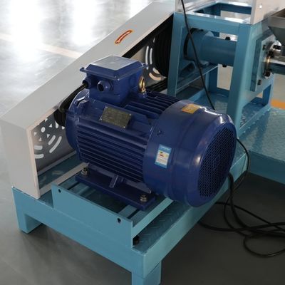 1.5t/ Hの魚の供給の餌機械機械90kw 155mm Diaを作る乾燥した飼い犬の食糧