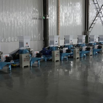 小型浮遊魚の供給の餌の押出機機械40 - 50kg/H