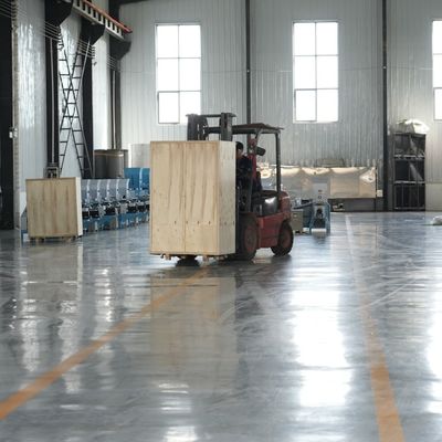 高性能のディーゼル機関を搭載する浮遊魚の供給の餌機械