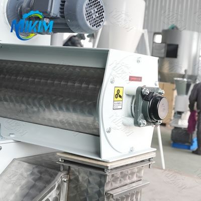 電気3kw-30kw鶏の牛家禽の供給の餌の機械によってカスタマイズされる電圧